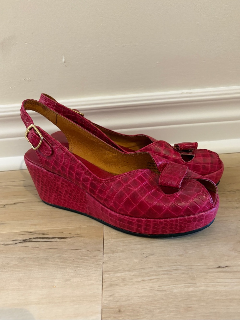 Remix Vintage 1940s Repro Slingback Wedge Heels in Red Croc-Embossed Leather